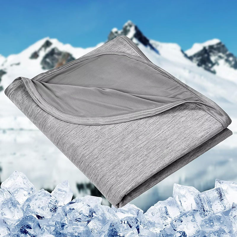 Cooling Blanket Hot Sleepers - ผ้าห่มฤดูร้อนเย็นสบายสำหรับผู้ที่นอนร้อน ผ้าห่มบางเบาเย็นสำหรับการนอนหลับ ลดอาการร้อนชื่น นอนหลับสบาย ผ้าห่มนุ่มสำหรับเตียง