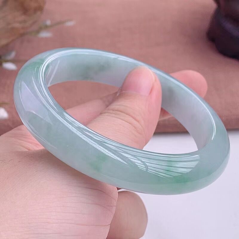พม่า, กำไลหยกน้ำมันสีเดียว, สี - Lighting บทวิจารณ์และราคา